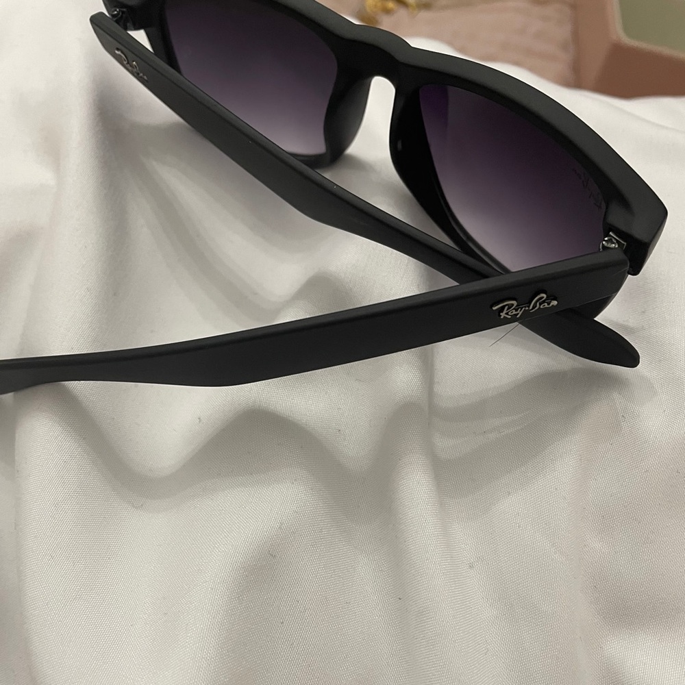 black square ray bans